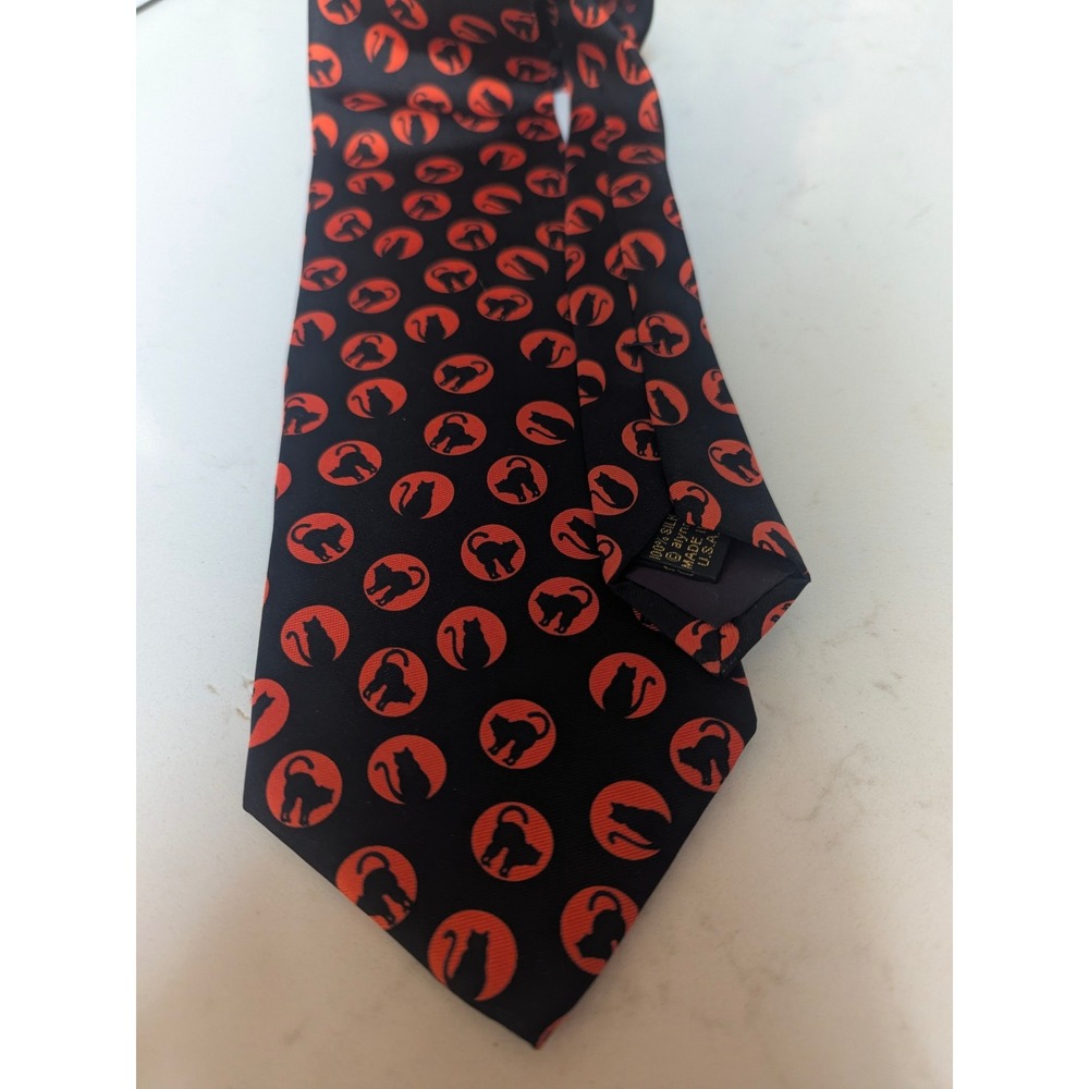 Alynn Neckwear Black Cat Tie Mens OS Black Red Novelty Feline Print Vintage